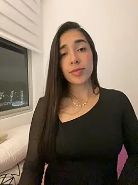 Snapshot of SabrinaEvanss_ chatting on 10/17/25, 02:26 SabrinaEvanss online show from 10/17/25, 02:26
