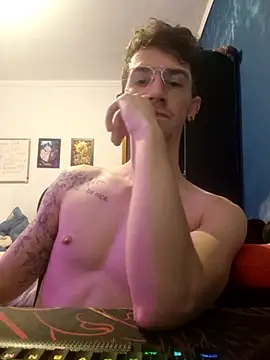 Snapshot of SweetGoodBoy22 chatting on 10/04/25, 06:17 SweetGoodBoy22 online show from 10/04/25, 06:17