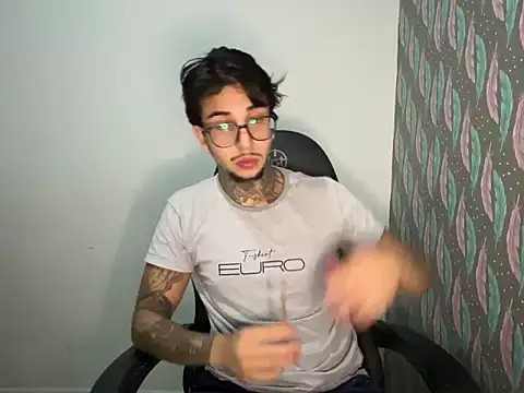 RealGdiass online show from 04/28/26, 05:12