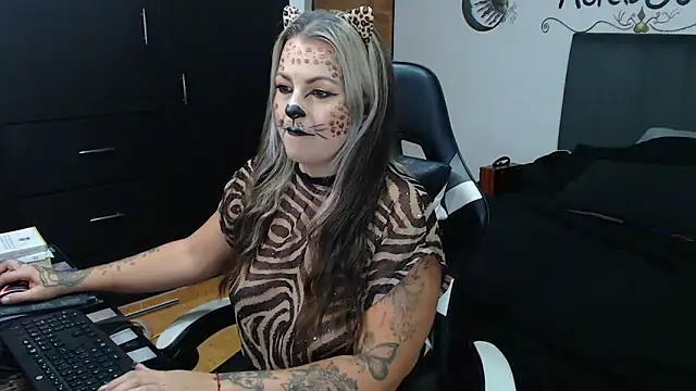 perlagoloza05 online show from 11/01/25, 01:07