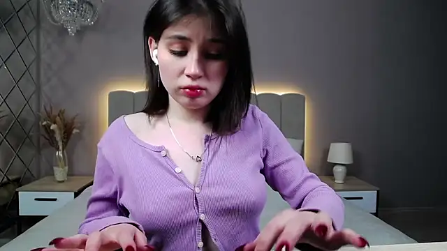 DianaMello online show from 11/16/25, 04:29