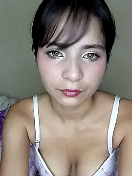 Snapshot of Angeli_as chatting on 10/10/25, 01:15 Angeli as online show from 10/10/25, 01:15