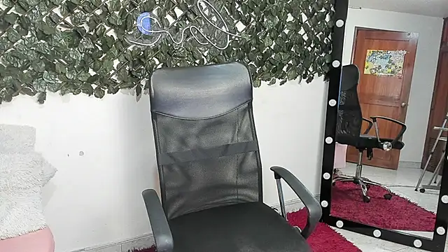 Samanta Ortiz online show from 11/20/25, 07:57