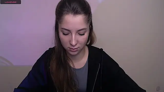 Snapshot of _OlivkaSexy chatting on 10/03/25, 11:51 OlivkaSexy online show from 10/03/25, 11:51