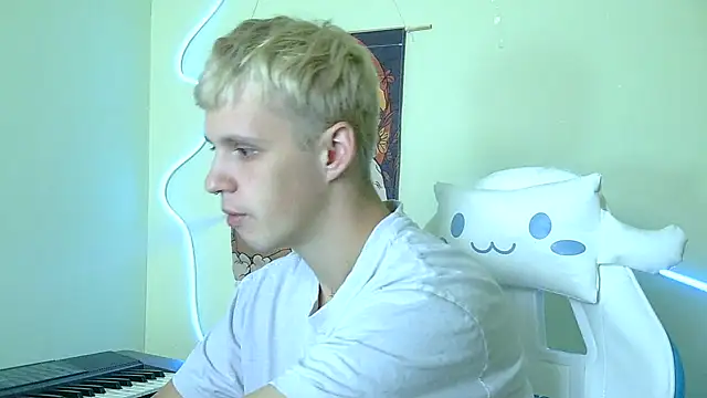 Snapshot of _Timmy_Boy_ chatting on 10/05/25, 11:08 Timmy Boy online show from 10/05/25, 11:08