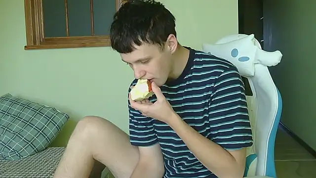 Snapshot of _Timmy_Boy_ chatting on 11/15/25, 10:01 Timmy Boy online show from 11/15/25, 10:01