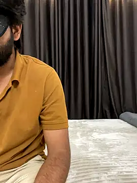 vickyandtania online show from 12/19/25, 03:52