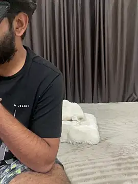 vickyandtania online show from 02/04/26, 04:57