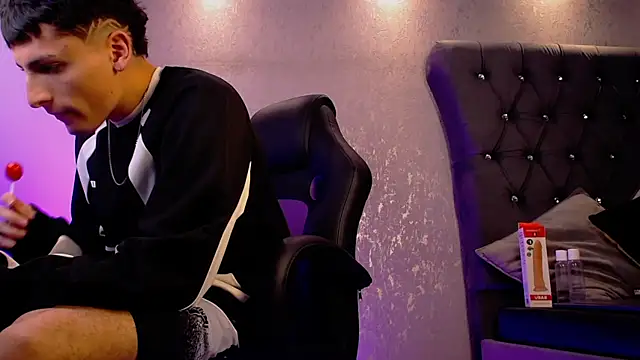 MateoMitchell online show from 12/22/25, 10:40