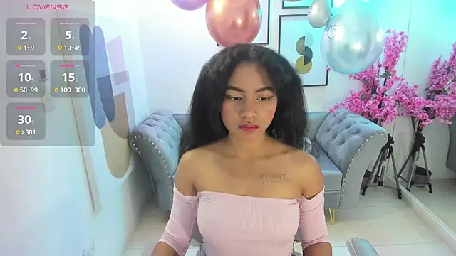 Juliie coper online show from 11/16/25, 12:33