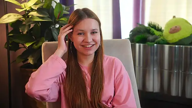 MarindaRuud online show from 10/05/25, 12:03