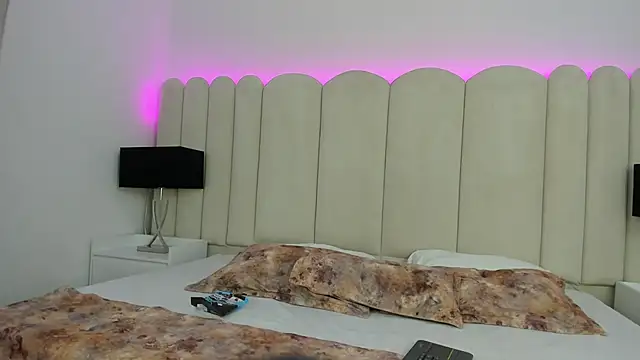 Alanha   online show from 10/22/25, 07:57