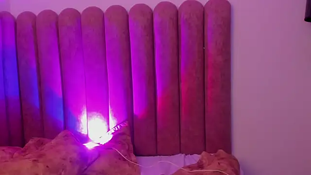 Alanha   online show from 11/03/25, 03:08