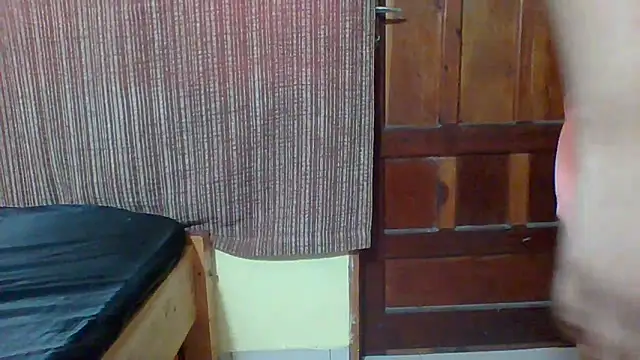 Snapshot of JuicyVixen_ chatting on 03/14/26, 08:20 JuicyVixen online show from 03/14/26, 08:20