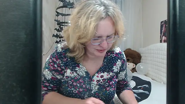 VestaWoody online show from 10/12/25, 12:04