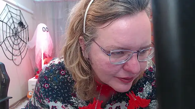 VestaWoody online show from 10/16/25, 06:14