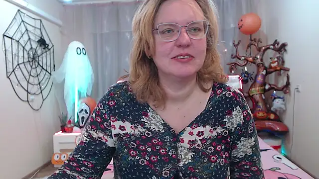 VestaWoody online show from 11/03/25, 07:09