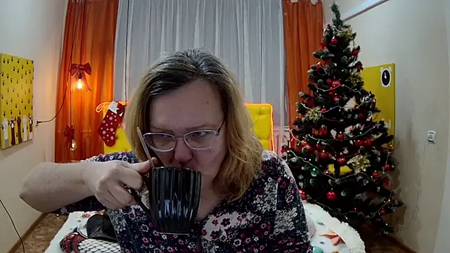 VestaWoody online show from 12/15/25, 07:23