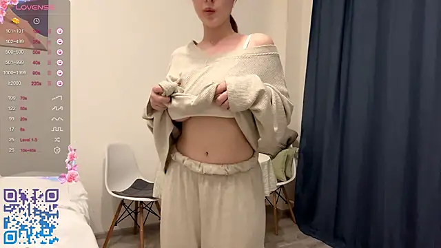 Snapshot of GilySuper chatting on 10/10/25, 05:23 GilySuper online show from 10/10/25, 05:23