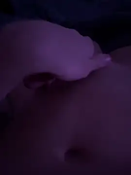 nieonixpeek19 online show from 12/16/25, 10:59