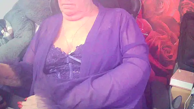 Playful MILF Demi online show from 02/22/26, 06:50