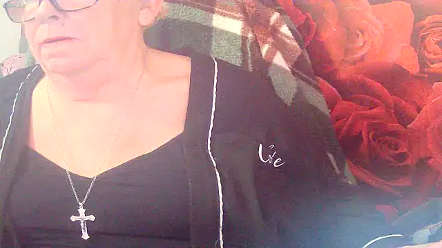 Playful MILF Demi online show from 04/20/26, 09:45