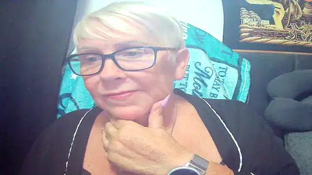 Snapshot of Playful_MILF_Demi chatting on 07/24/26, 11:03 Playful MILF Demi online show from 07/24/26, 11:03