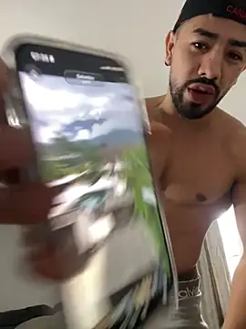 Snapshot of Ezzio_Scolaro chatting on 10/30/25, 12:39 Ezzio Scolaro online show from 10/30/25, 12:39