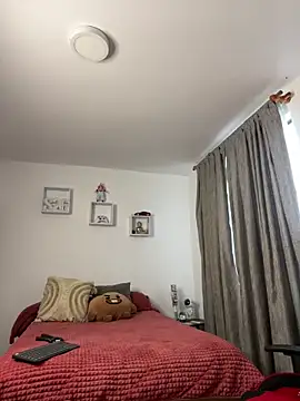 Snapshot of Ezzio_Scolaro chatting on 11/08/25, 12:05 Ezzio Scolaro online show from 11/08/25, 12:05