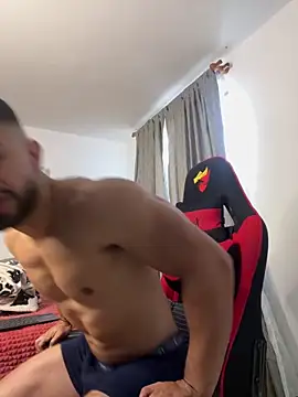 Snapshot of Ezzio_Scolaro chatting on 11/22/25, 12:37 Ezzio Scolaro online show from 11/22/25, 12:37