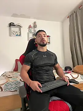 Ezzio Scolaro online show from 04/14/26, 11:22