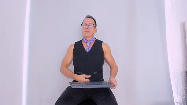  axelking  online show from 11/08/25, 11:43