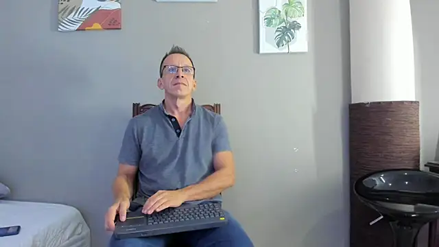  axelking  online show from 11/24/25, 11:21