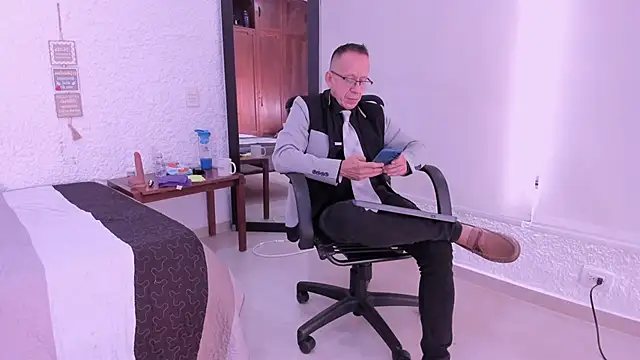  axelking  online show from 12/02/25, 11:37