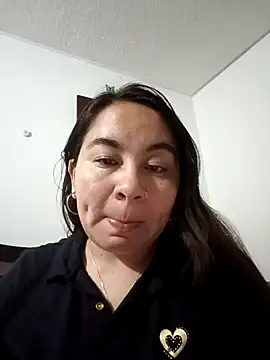 Snapshot of Hatria_Nuu chatting on 10/04/25, 01:36 Hatria Nuu online show from 10/04/25, 01:36