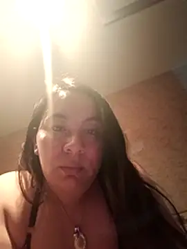 Snapshot of Hatria_Nuu chatting on 10/31/25, 01:17 Hatria Nuu online show from 10/31/25, 01:17