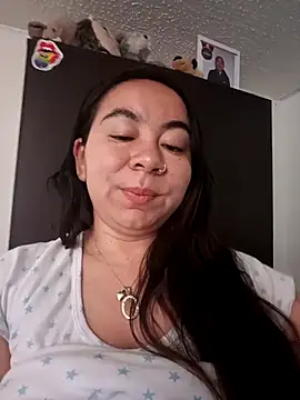 Snapshot of Hatria_Nuu chatting on 11/01/25, 02:08 Hatria Nuu online show from 11/01/25, 02:08