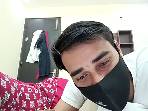 horny milf couple online show from 10/22/25, 06:07