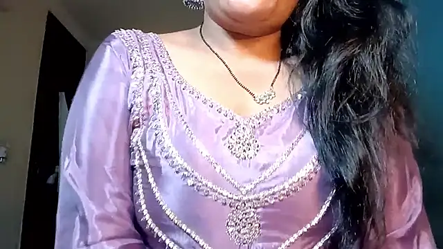 horny milf couple online show from 04/08/26, 04:29