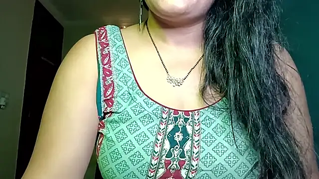 horny milf couple online show from 04/12/26, 08:41