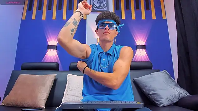 Snapshot of imsammytop chatting on 10/22/25, 11:32 imsammytop online show from 10/22/25, 11:32