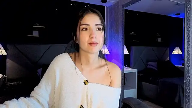 Snapshot of giapearl25 chatting on 10/14/25, 01:12 giapearl25 online show from 10/14/25, 01:12