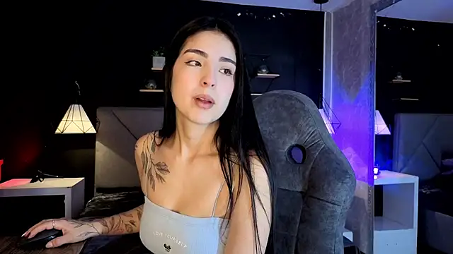 Snapshot of giapearl25 chatting on 11/07/25, 01:22 giapearl25 online show from 11/07/25, 01:22