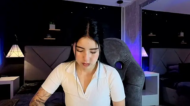 Snapshot of giapearl25 chatting on 11/08/25, 01:22 giapearl25 online show from 11/08/25, 01:22