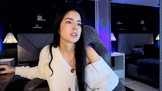 Snapshot of giapearl25 chatting on 11/30/25, 07:51 giapearl25 online show from 11/30/25, 07:51