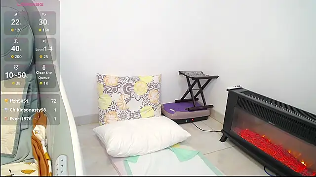 selinajuan online show from 12/04/25, 01:59