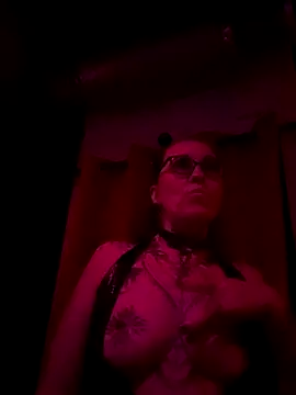 Snapshot of kikine69 chatting on 10/04/25, 07:34 kikine69 online show from 10/04/25, 07:34