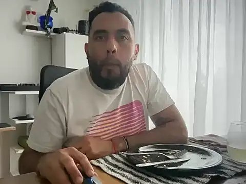 Snapshot of Domfetishx chatting on 11/09/25, 05:11 Domfetishx online show from 11/09/25, 05:11