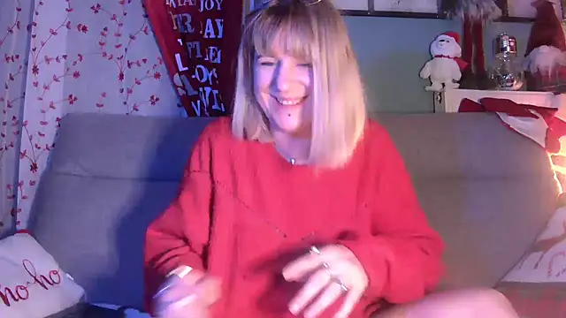 Delichieuse5 online show from 12/16/24, 11:39