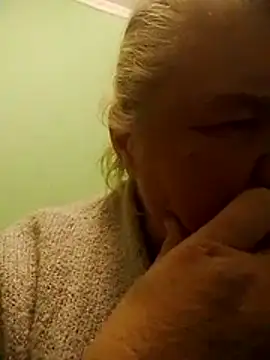 LusiyaGold5 online show from 11/16/25, 09:09